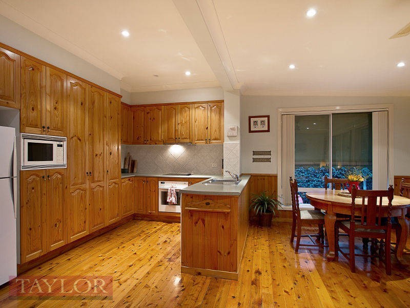13 Alanas Avenue, Oatlands NSW 2117