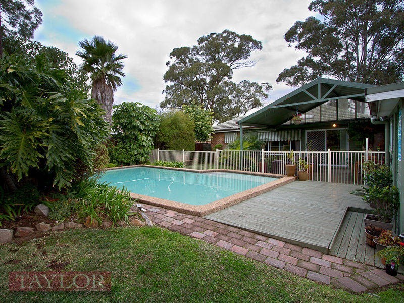 13 Alanas Avenue, Oatlands NSW 2117