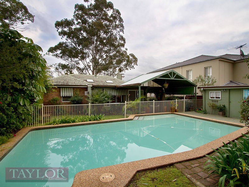 13 Alanas Avenue, Oatlands NSW 2117