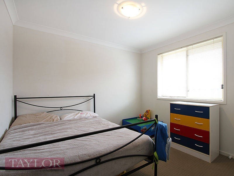 32 Niven Parade, Rutherford NSW 2320