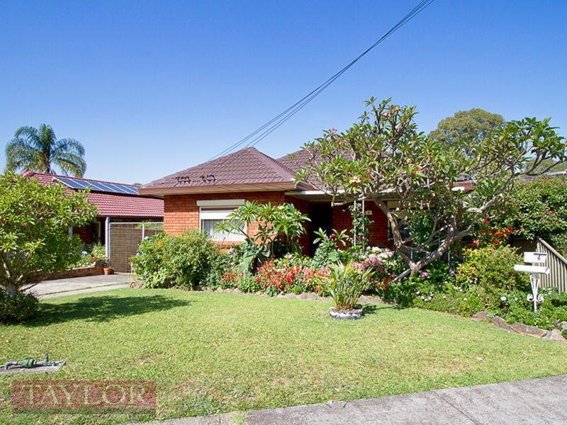 4 Teague Street, Girraween NSW 2145