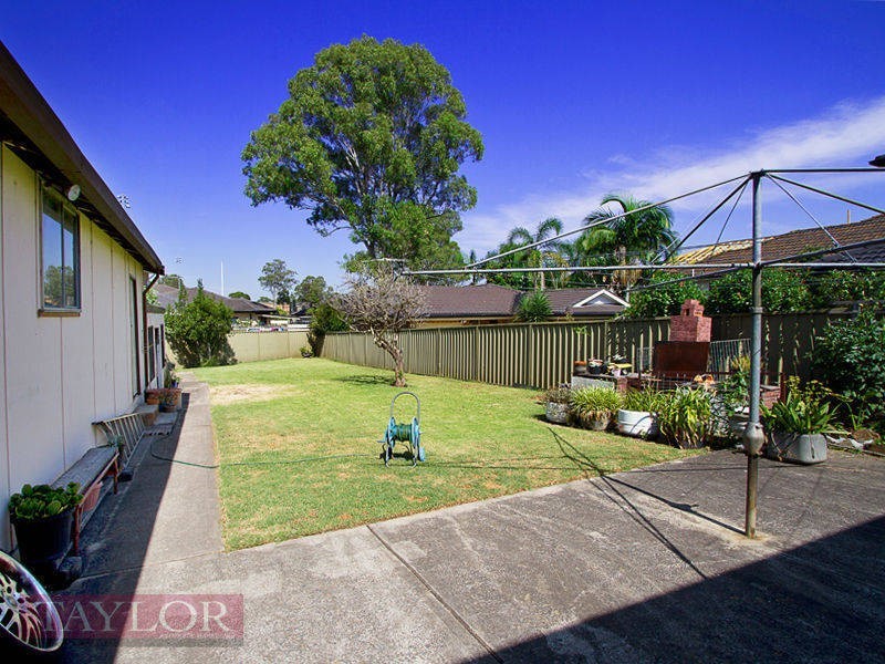 4 Teague Street, Girraween NSW 2145