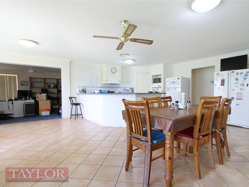 2 Grande Close, Singleton NSW 2330