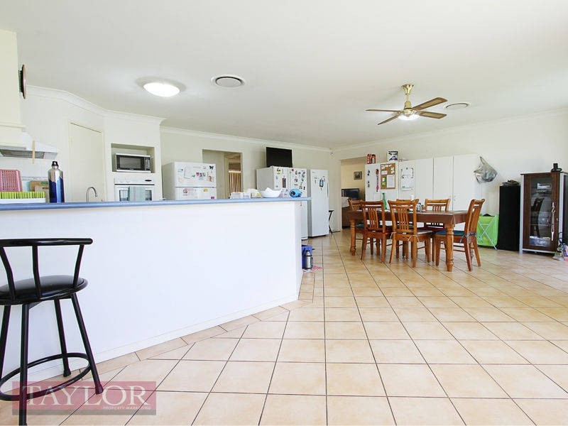 2 Grande Close, Singleton NSW 2330