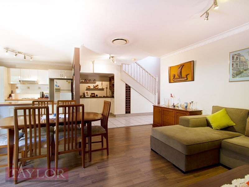 2/2 Vista Street, Oatlands NSW 2117