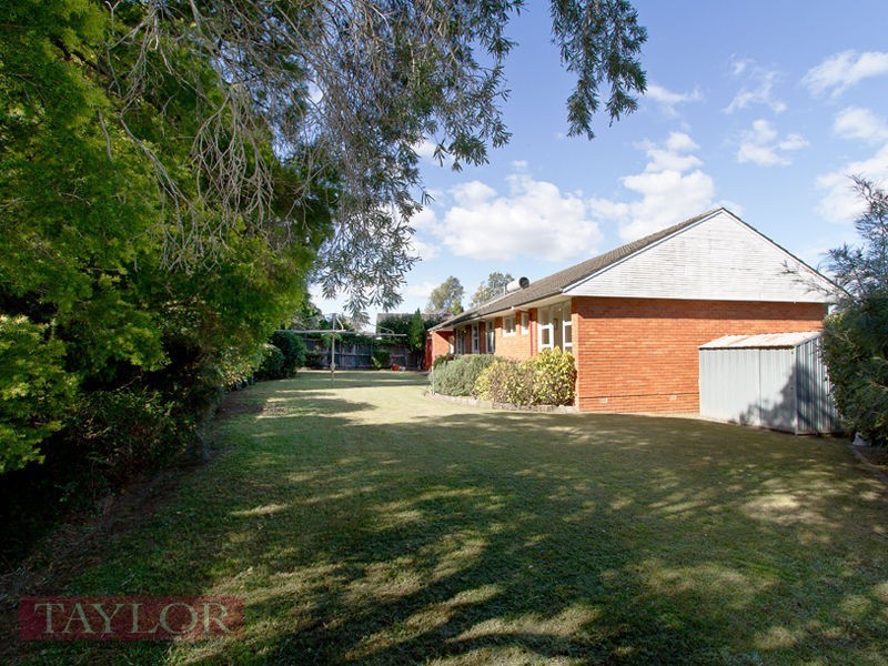 8 Immarna Place, Oatlands NSW 2117
