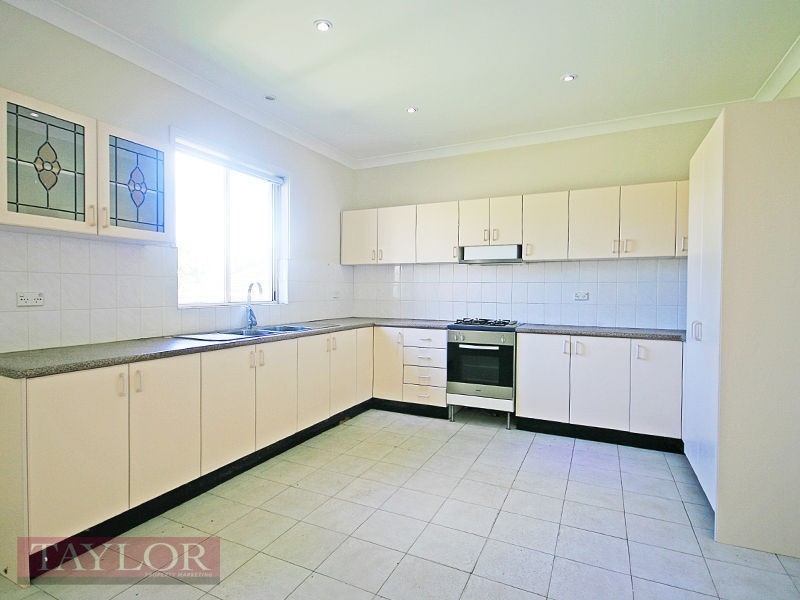 8 Anne Street, Oatlands NSW 2117