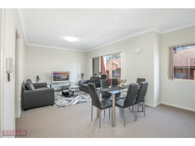 8/217 Dunmore Street, Pendle Hill NSW 2145