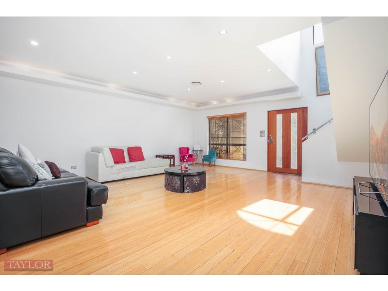 2/125-127 Bettington Road, Oatlands NSW 2117