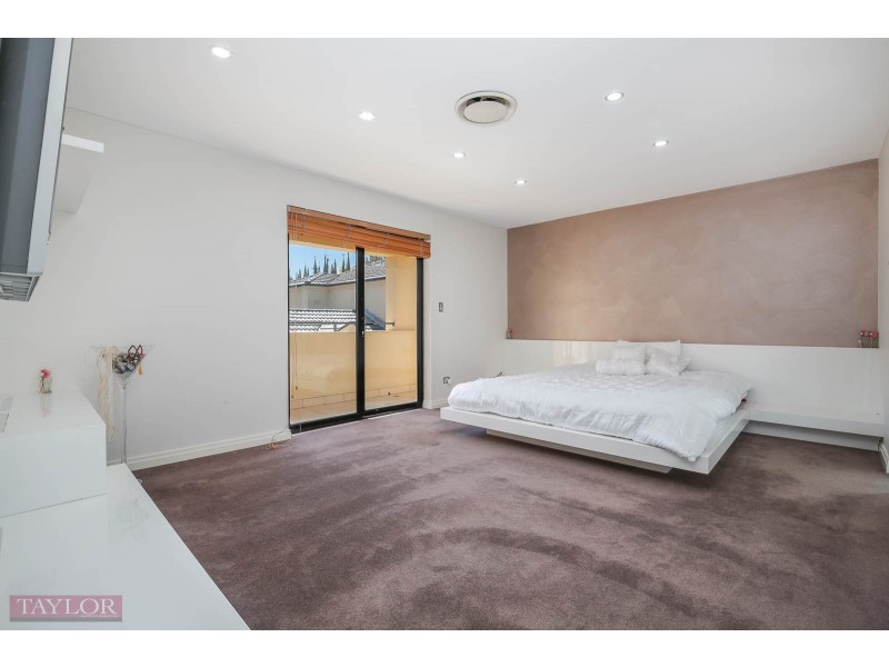 2/125-127 Bettington Road, Oatlands NSW 2117