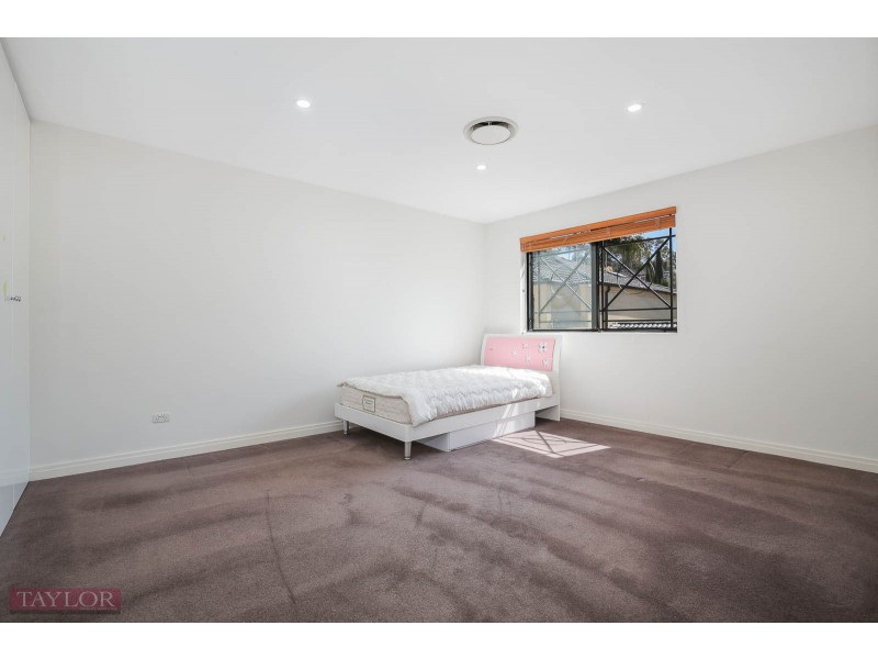 2/125-127 Bettington Road, Oatlands NSW 2117