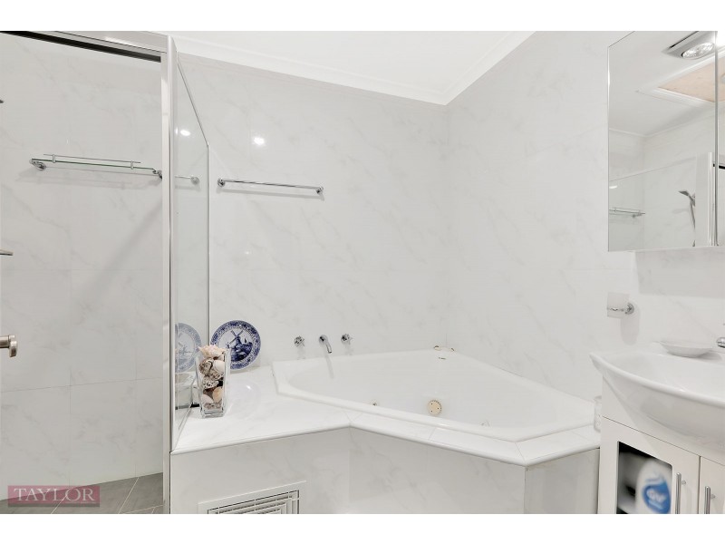 133/40 Strathalbyn Drive, Oatlands NSW 2117