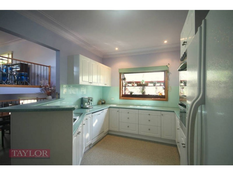 10 Alanas Avenue, Oatlands NSW 2117