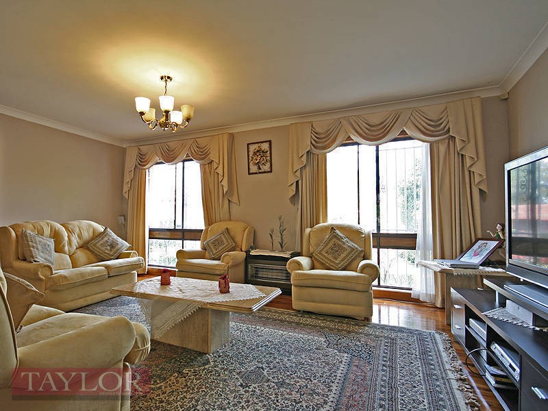 6 Peterson Place, North Rocks NSW 2151