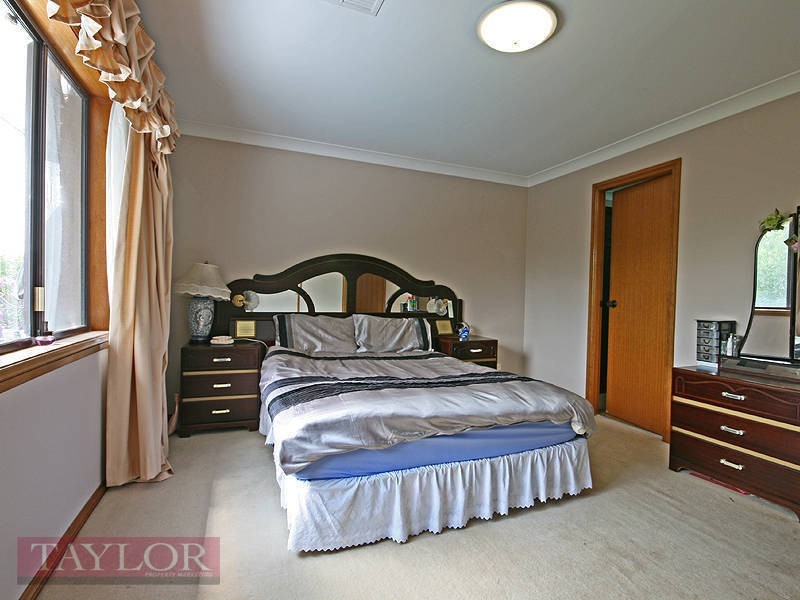 6 Peterson Place, North Rocks NSW 2151