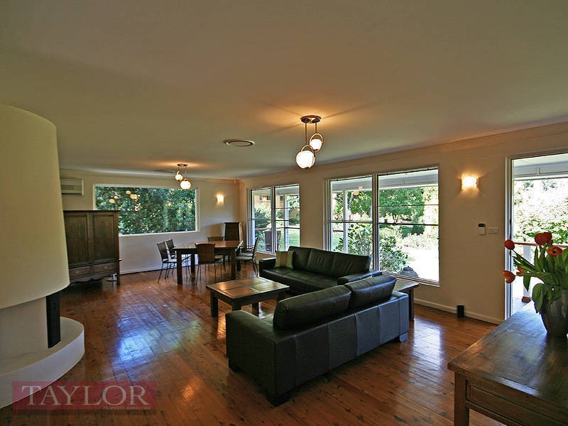 10 Gum Grove Place, West Pennant Hills NSW 2125