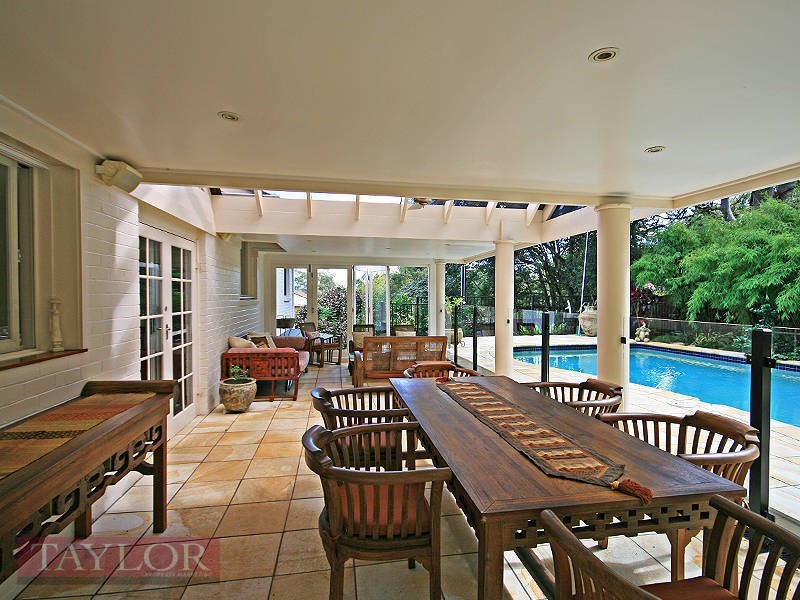 10 Gum Grove Place, West Pennant Hills NSW 2125