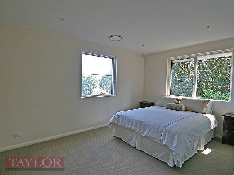 10 Gum Grove Place, West Pennant Hills NSW 2125