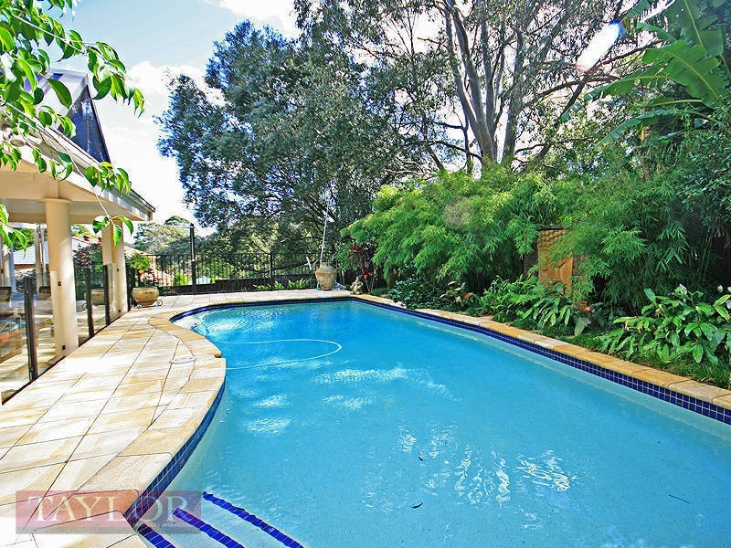 10 Gum Grove Place, West Pennant Hills NSW 2125