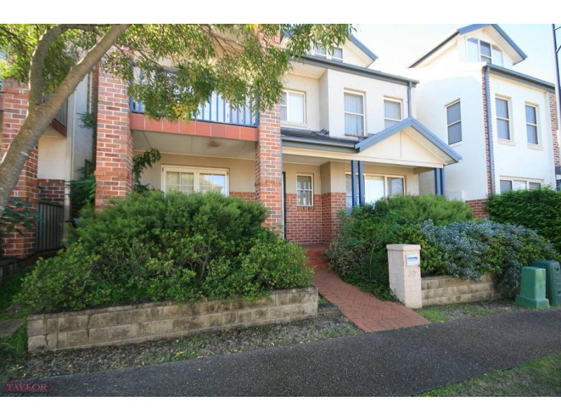 39 Hunterford Crescent, Oatlands NSW 2117