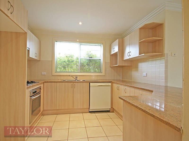 39 Hunterford Crescent, Oatlands NSW 2117