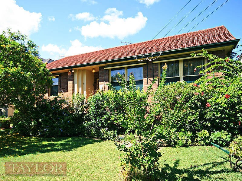 17 Alanas Avenue, Oatlands NSW 2117