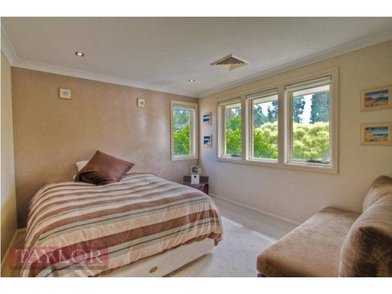 3 Hunterford Crescent, Oatlands NSW 2117