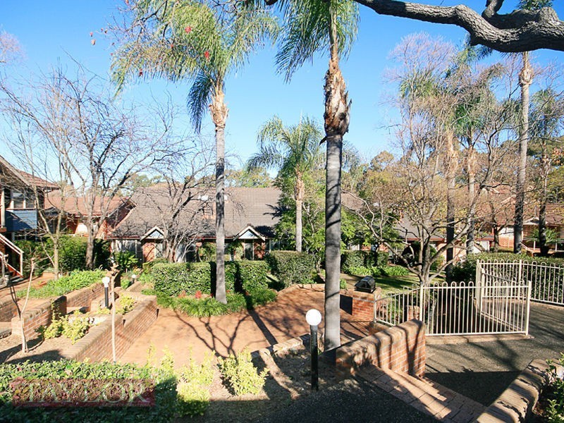 24/40 Strathalbyn Drive, Oatlands NSW 2117