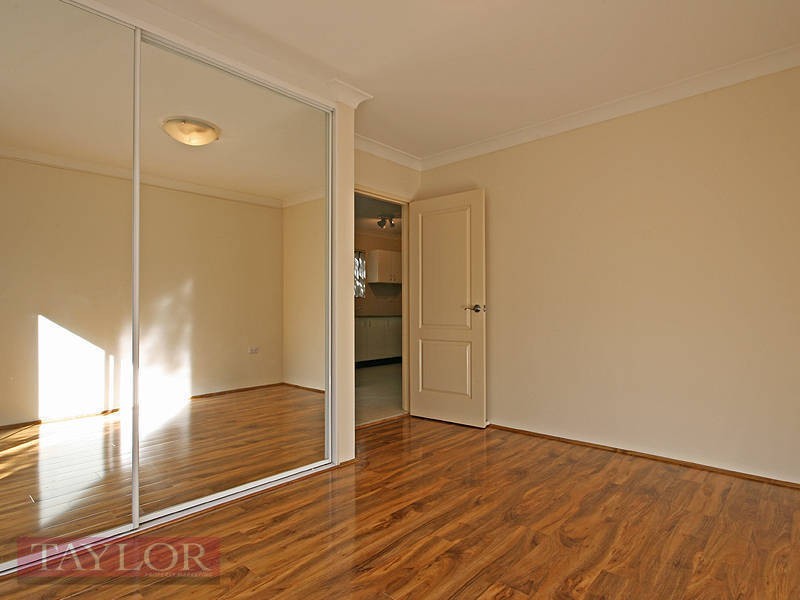 1/35 Penelope Lucas Lane, Rosehill NSW 2142