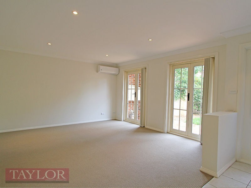 8 The Mews, Oatlands NSW 2117