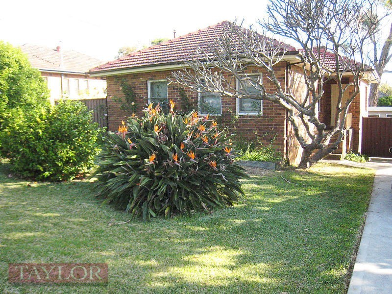 8 Prindle Street, Oatlands NSW 2117