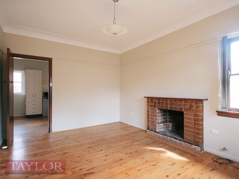 8 Prindle Street, Oatlands NSW 2117