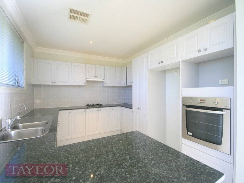 18 Hunterford Crescent, Oatlands NSW 2117