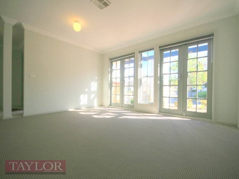 18 Hunterford Crescent, Oatlands NSW 2117