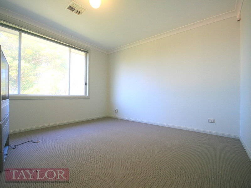 18 Hunterford Crescent, Oatlands NSW 2117