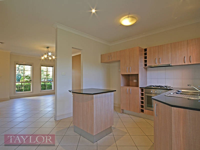 1/6 Blossom Place, Quakers Hill NSW 2763