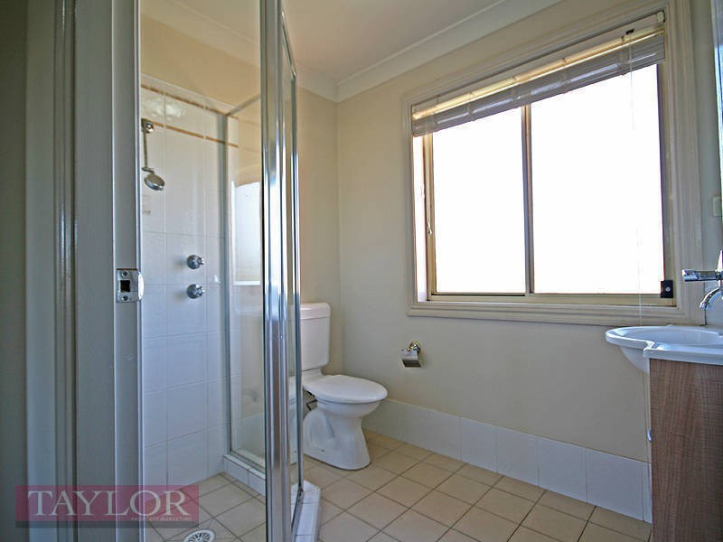 1/6 Blossom Place, Quakers Hill NSW 2763