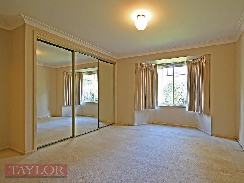 40 Strathalbyn Drive, Oatlands NSW 2117