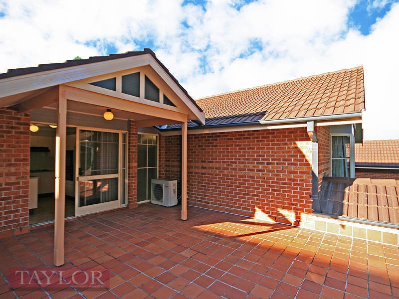 40 Strathalbyn Drive, Oatlands NSW 2117