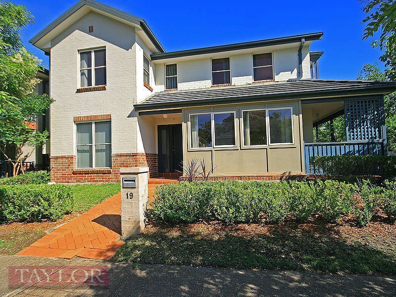 19 Hunterford Crescent, Oatlands NSW 2117