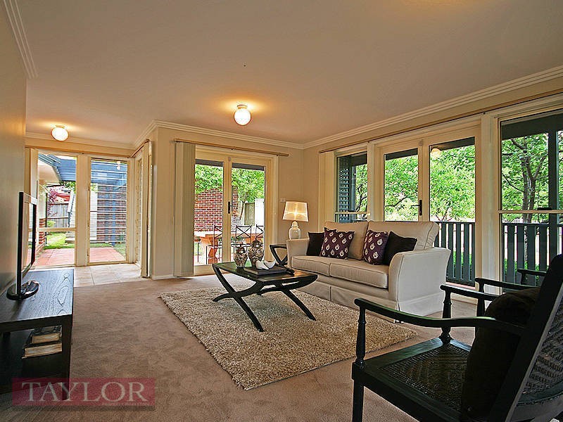 19 Hunterford Crescent, Oatlands NSW 2117