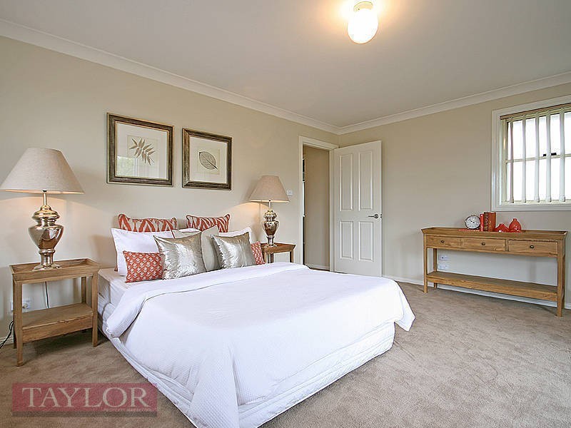 19 Hunterford Crescent, Oatlands NSW 2117