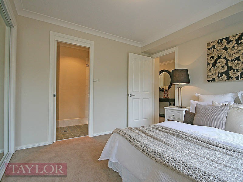 19 Hunterford Crescent, Oatlands NSW 2117