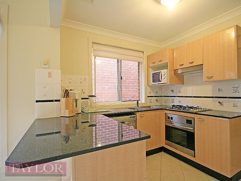 29 Hunterford Crescent, Oatlands NSW 2117