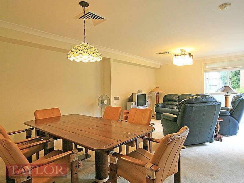 29 Hunterford Crescent, Oatlands NSW 2117