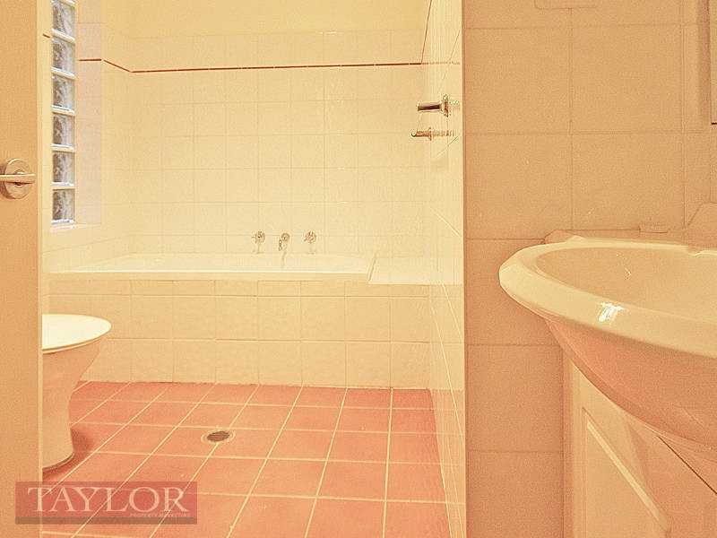 38 Hunterford Crescent, Oatlands NSW 2117