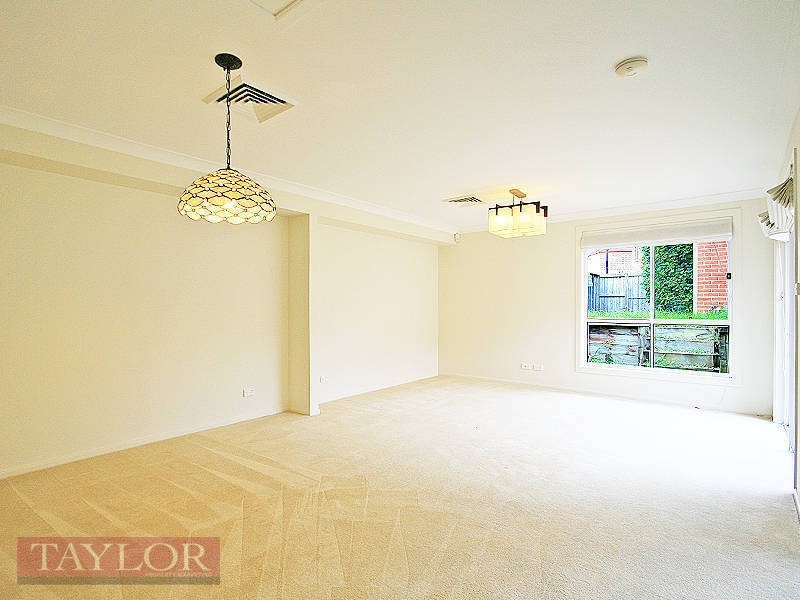 29 Hunterford Crescent, Oatlands NSW 2117