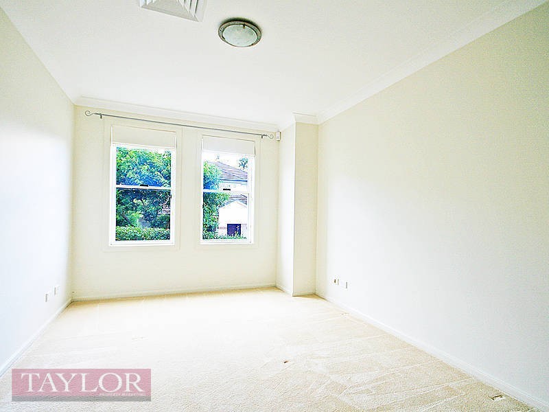 29 Hunterford Crescent, Oatlands NSW 2117