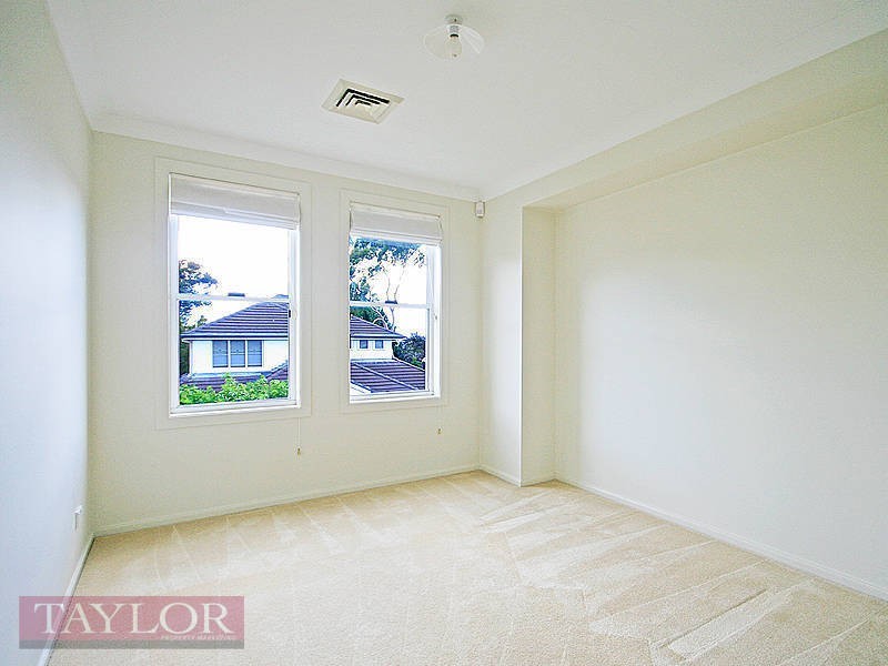 29 Hunterford Crescent, Oatlands NSW 2117