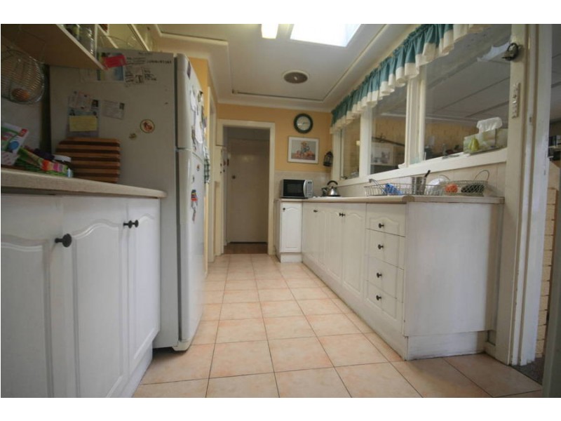 9 Caprera Road, Northmead NSW 2152